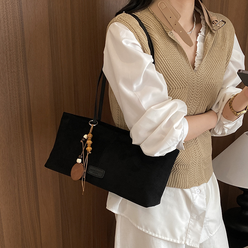 Tas Selempang Retro Suede LEFT - Women Bags 2026 Trends ulasan dan harga